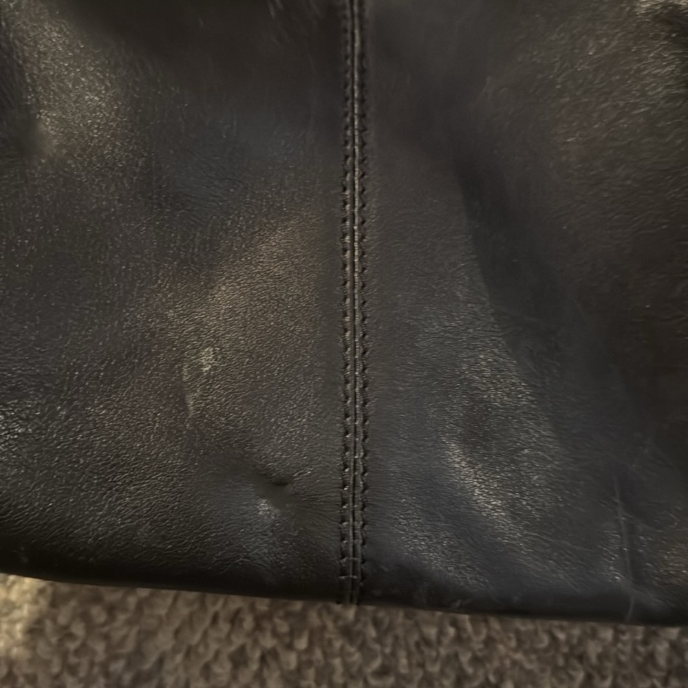 Vintage Kenneth Cole Black Leather Backpack with Silver Accents Unisex * - Picture 3 of 13